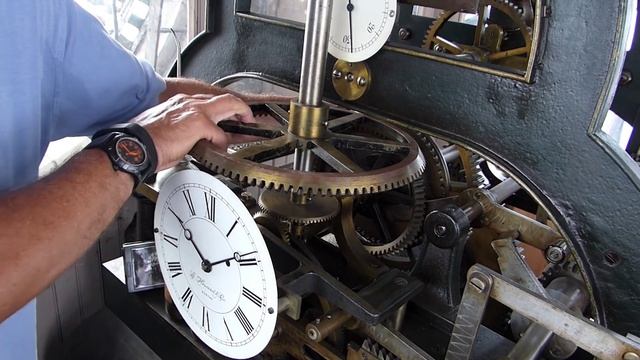 Inside the Clock Tower of 346 Broadway смотреть онлайн