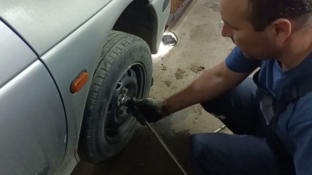 Замена правого привода Рено Меган 1. смотреть онлайн