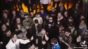 Рельсы Шпалы Кирпичи в тебя литит струя мачи