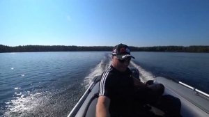 Лодка едет как по рельсам. Yamaha 9.9 и Флагман ДК 390 игла.