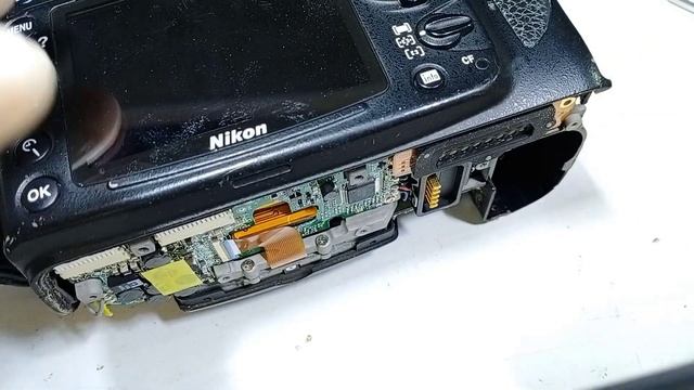 вспышка срабатывает через раз? болтается башмак на nikon смотреть онлайн