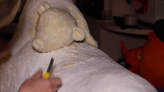 Скульптуры из монтажной пены. Белые медведи смотреть онлайн