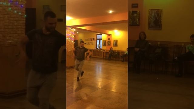 Обучение танцу Лезгинка в Алматы. Школа Лезгинки Ловзар. Олегхан зажигает ) смотреть онлайн