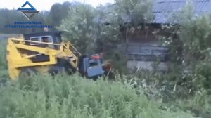 Погрузчик МКСМ 800 работа с косилкой кусторезом