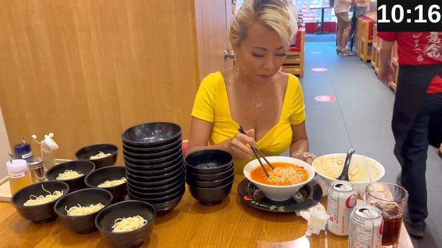 EXTRA NOODLE CHALLENGE - How many Bowls Can I eat?! RECORD BREAKER?? Ikkousha Ramen #RainaisCrazy смотреть онлайн