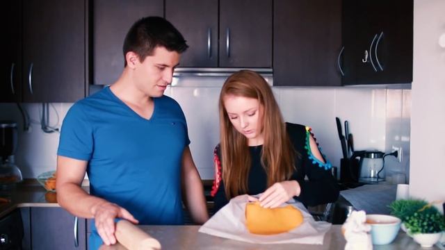 ГОТОВИМ ПЕЧЕНЬЕ EMOJI | COOKING | SWEET HOME смотреть онлайн