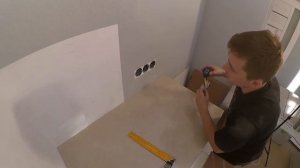 Переношу розетки на стеновую панель на кухне - как разметить розетки на стеновой панели