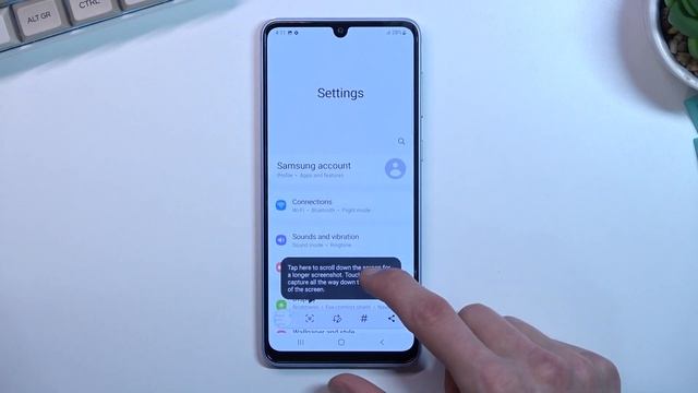 How to Take Screenshot on SAMSUNG Galaxy A33 | Capture Screen Methods смотреть онлайн