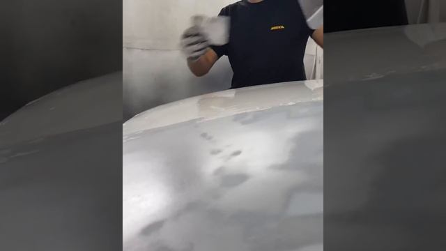 Наносим шпаклевку на рихтованную крышу. смотреть онлайн