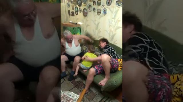 Бесилово с бабушкой, дедушкой и двоюродной сестрой смотреть онлайн