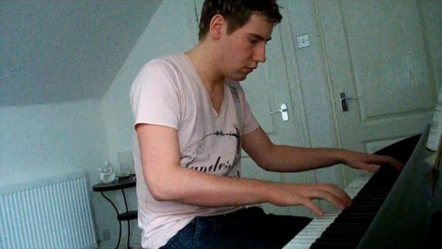 Lady Gaga - Just Dance Piano смотреть онлайн