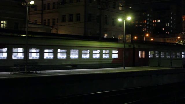 Прибытие ЭД4М-0008 на станцию Москва-Пассажирская-Курская смотреть онлайн