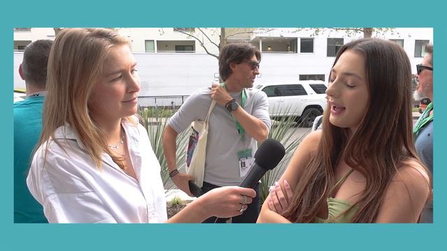 Prof G Markets LIVE x SXSW at Atlassian | Mia on the Street смотреть онлайн
