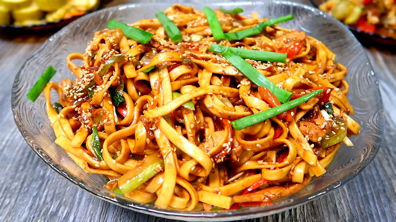 Как я раньше не догадалась ТАК ГОТОВИТЬ УДОН (ВОК) - Проще Простого. Готовит Ольга Ким смотреть онлайн