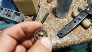 Volkswagen Caddy.Замена подшипника в направляющей откатной двери.mp4