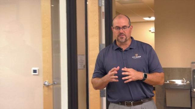 Wide Plank Floor Supply Showroom Tour смотреть онлайн