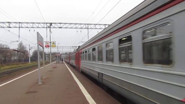 ЭД4МК-0023 рейсом Можайск - Дмитров прибывает на станцию Яхрома. смотреть онлайн