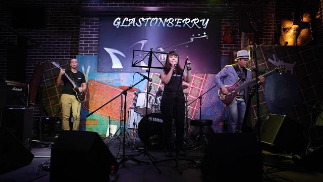 Группа "Purple Patch" Hotel California смотреть онлайн