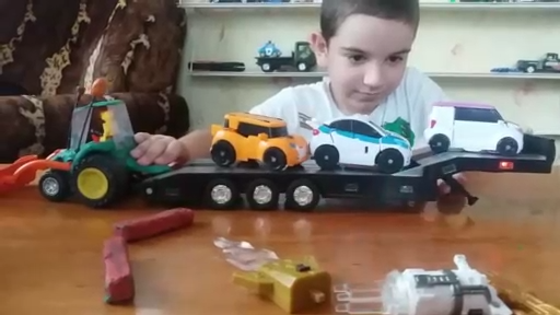 Трактор трансформер из пластилина с прицепом (с открывающимися бортами). Трансформация в робота. смотреть онлайн