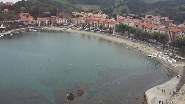 В старинной крепости на юге Франции смотреть онлайн