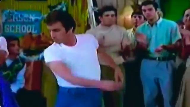 Fonzie dose the Cossack dance смотреть онлайн