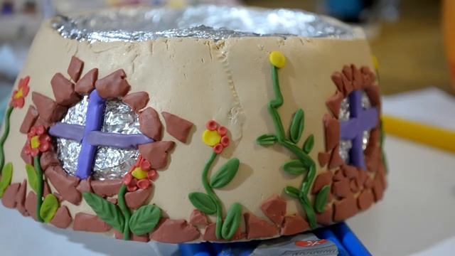 как сделать домик из полимерной глины. Делаю цветы. смотреть онлайн