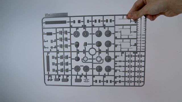 Сборная модель Pz.Kpfw.II Ausf.L Luchs Late Production. Распаковка смотреть онлайн