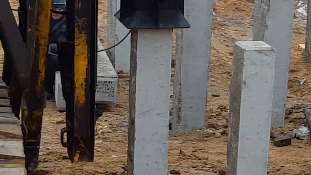 Разработка котлована. Забивка свай. Ленинградская 19 г.Казань смотреть онлайн