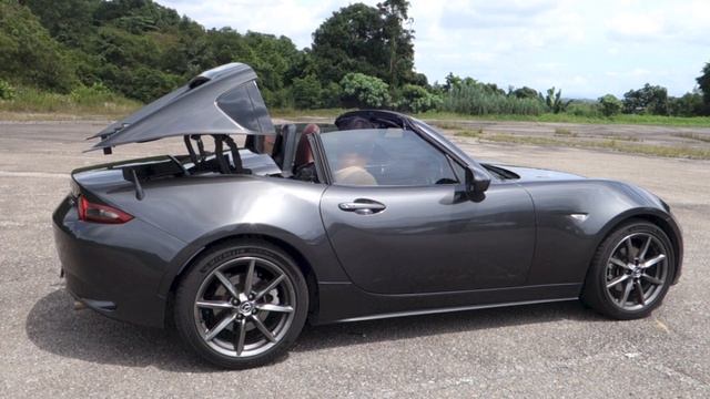 2017 Mazda Roadster RF 2.0 SkyActiv-G VS Start-Up and Full Vehicle Tour смотреть онлайн