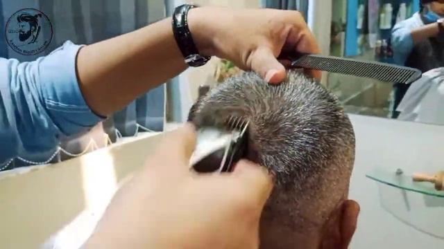 How to use Clippers on men's Hair Cut.How to Trim Hair With Clippers. | KAMRAN BEAUTY SALON | смотреть онлайн