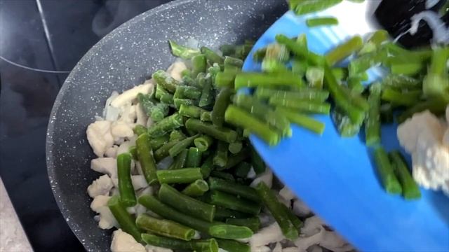 Вкусное и полезное блюдо из курицы и стручковой фасоли. смотреть онлайн