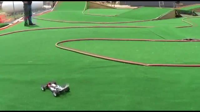 Team Associated RC10B5m Astro Turf Racing смотреть онлайн