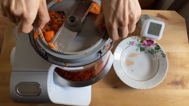 Нарезка кубиками 2 кг моркови за 1 минуту с помощью Бош54251 смотреть онлайн