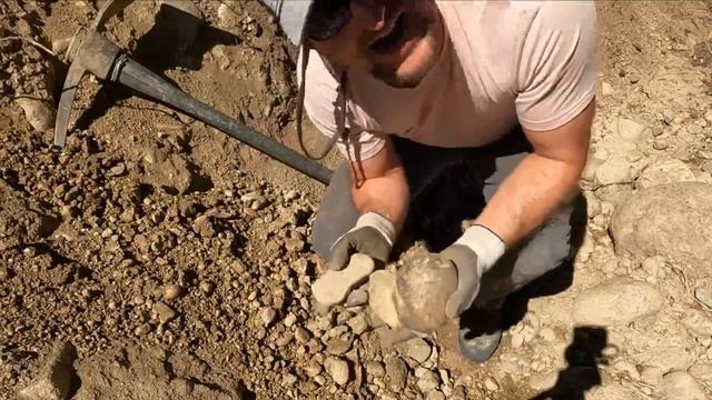 FINDING GOLD EVERYWHERE at Historic Gold Mine смотреть онлайн