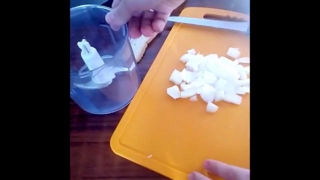 Котлеты домашние. Из свинины и кабачков смотреть онлайн