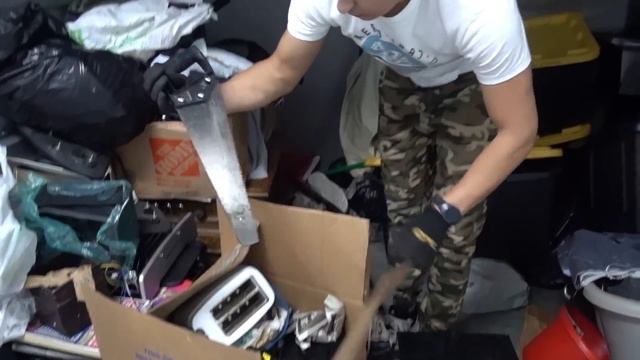 КУПИЛ КОНТЕЙНЕР СТРОИТЕЛЯ И ВОТ ЧТО НАШЕЛ... (900$ ПРИБЫЛЬ)