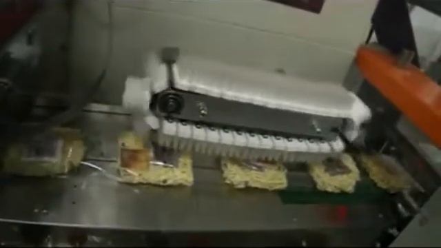 Горизонтальный упаковочный аппарат для лапши быстрого приготовления (Китай)