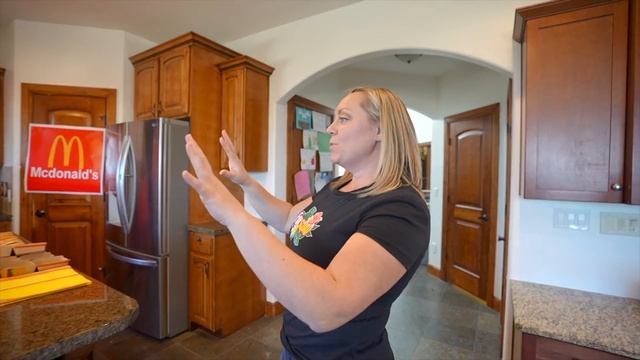 We Opened A Real McDonald’s and Taco Bell In Our House! смотреть онлайн