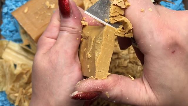 ? АСМР Резка- хозяйственное мыло . Сухое. Хрустящее. Мягкое. Триггеры. ASMR Cutting Laundry soap. смотреть онлайн