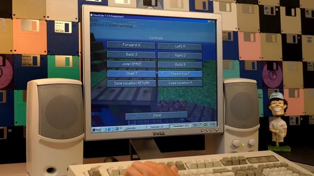 Playing "Minecraft" on Windows 98! смотреть онлайн