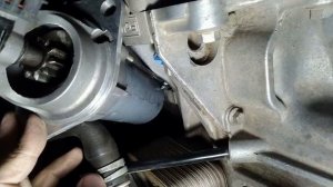 Установка стартера автомобиля Ford Focus III