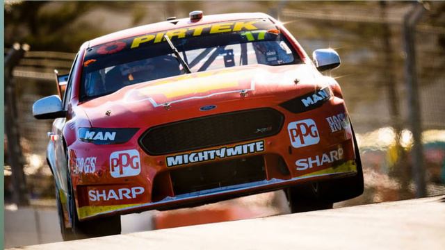 Roger Penske claims V8 Supercars championship in Australia смотреть онлайн