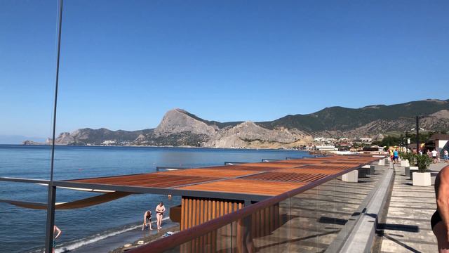 По Крыму пешком от Меганома на набережную Судака. Устричный пляж смотреть онлайн
