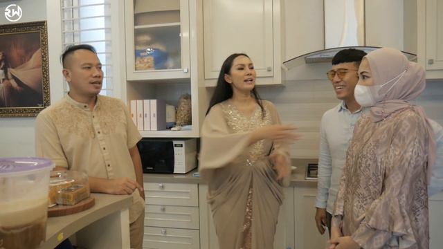 REAKSI VICKY PRASETYO DAN KALINA REVIEW ES KELAPA RURI.. SAMPE DI BORONG ‼️ смотреть онлайн