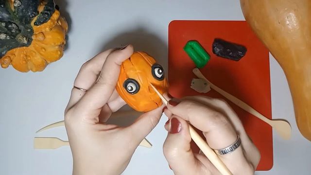 Как слепить тыкву на Хеллоуин??? Симпатичная тыковка-монстр)