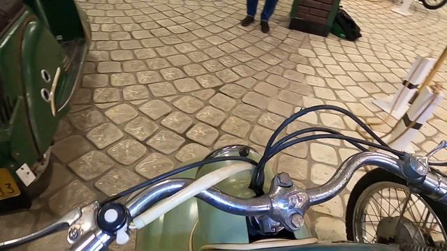 Советский мотороллер Тула Т-200М 1961 модельного года смотреть онлайн