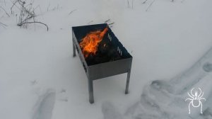 Разжигаем угли в мангале с помощью растительного масла