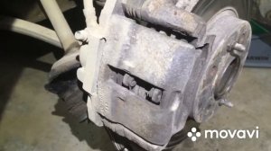 Треск, хруст со стороны колеса, при трогании, при движении, при вывернутых колёсах.