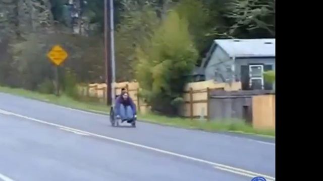 Funny Downhill Wheelchair Race Crash смотреть онлайн