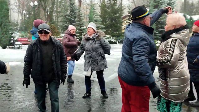 КУМЕ ЗОЛОТИЙ! ТАНЦЫ ХАРЬКОВ УКРАИНА НОЯБРЬ 2023 #dance #kharkiv смотреть онлайн